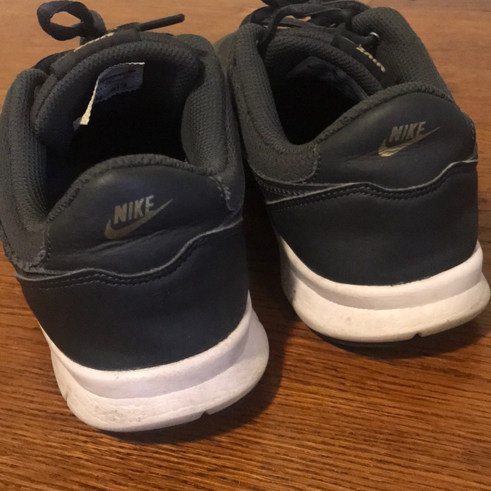 Nike Running Shoes - Picture 5 of 5